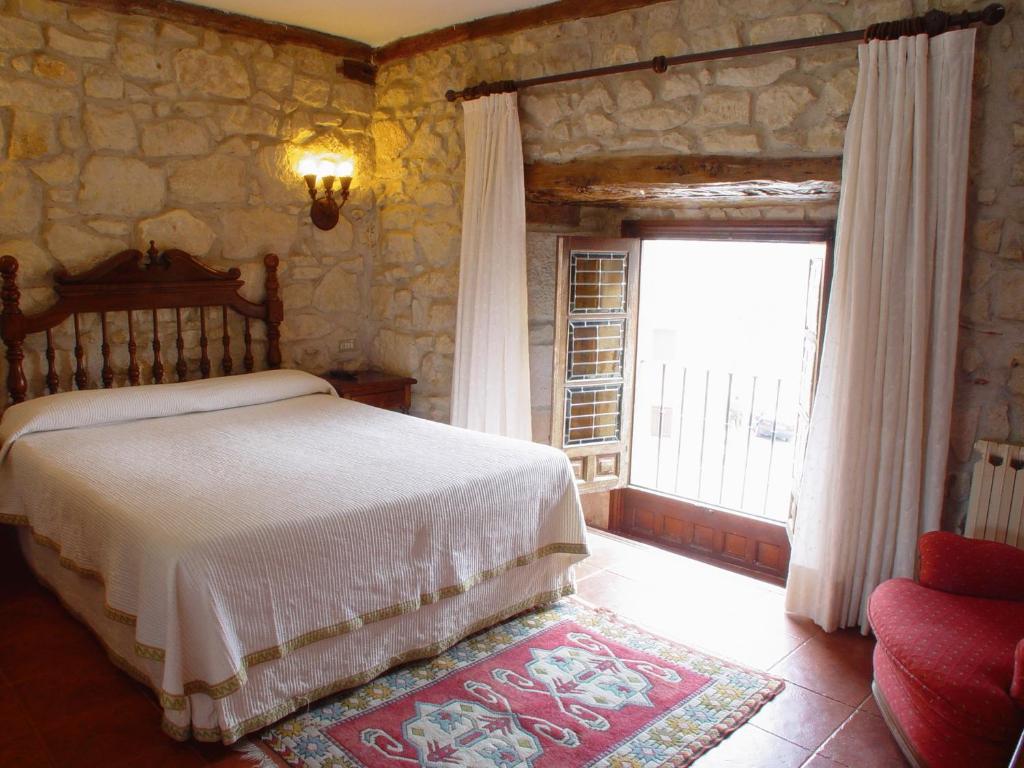 Hotel Tres Coronas De Silos Санто Доминго де Силос Екстериор снимка