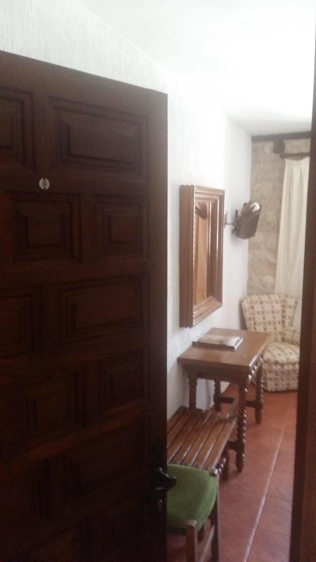 Hotel Tres Coronas De Silos Санто Доминго де Силос Екстериор снимка