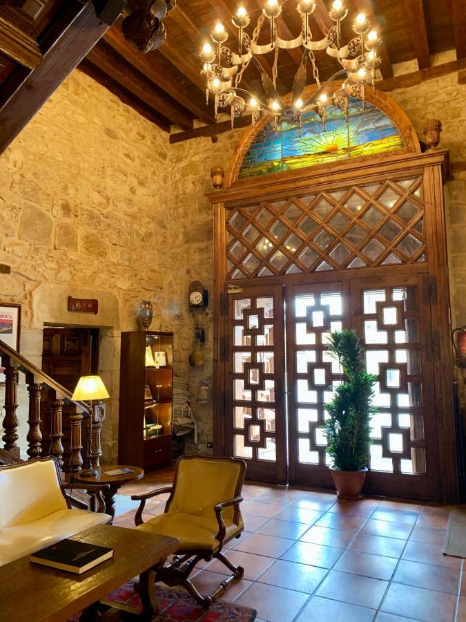 Hotel Tres Coronas De Silos Санто Доминго де Силос Екстериор снимка