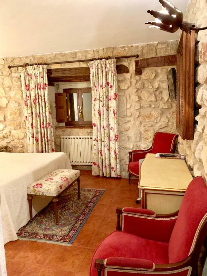 Hotel Tres Coronas De Silos Санто Доминго де Силос Екстериор снимка