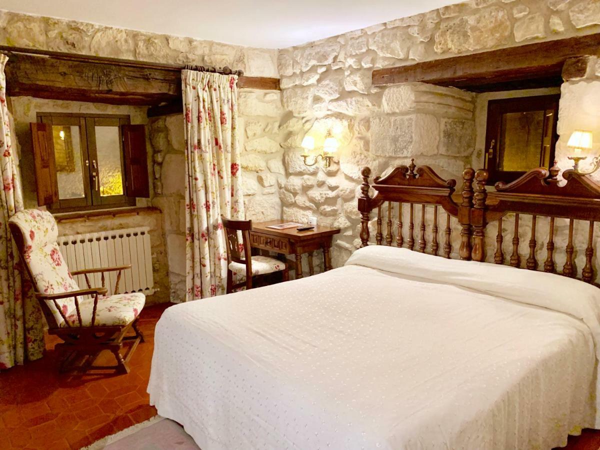 Hotel Tres Coronas De Silos Санто Доминго де Силос Екстериор снимка