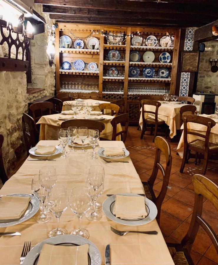 Hotel Tres Coronas De Silos Санто Доминго де Силос Екстериор снимка